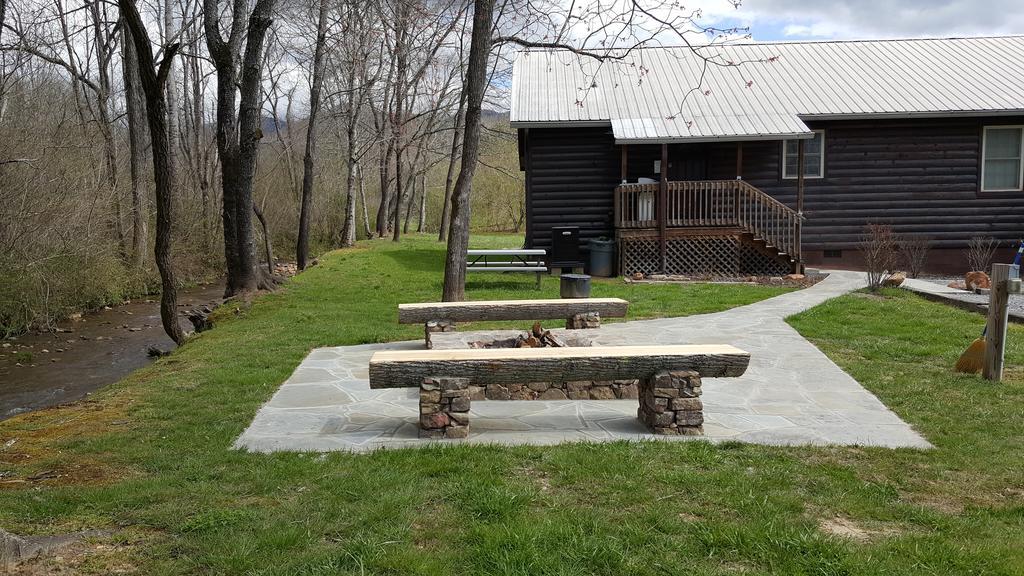 Climbing Bear Creekside Cabin Whittier エクステリア 写真